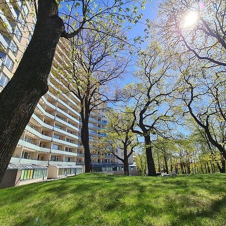 Stylish Apartment With Parking & Spacious Balcony Riga Exterior photo