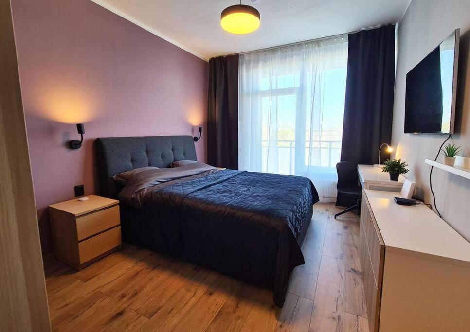 Stylish Apartment With Parking & Spacious Balcony Riga Exterior photo