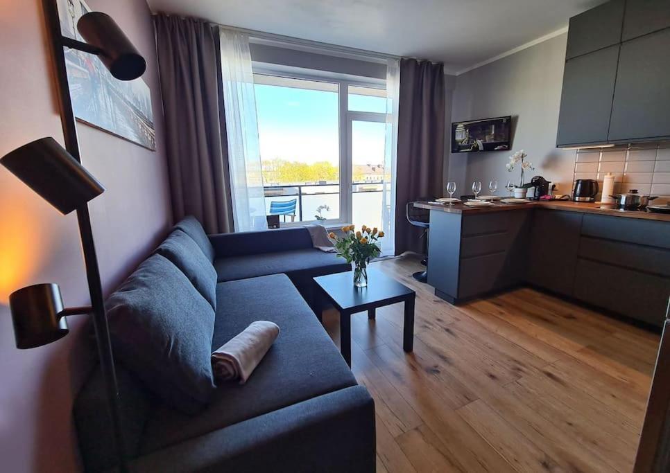 Stylish Apartment With Parking & Spacious Balcony Riga Exterior photo