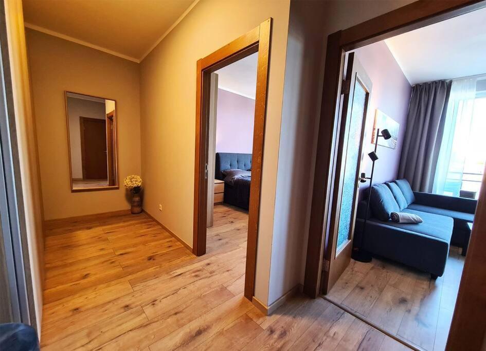 Stylish Apartment With Parking & Spacious Balcony Riga Exterior photo